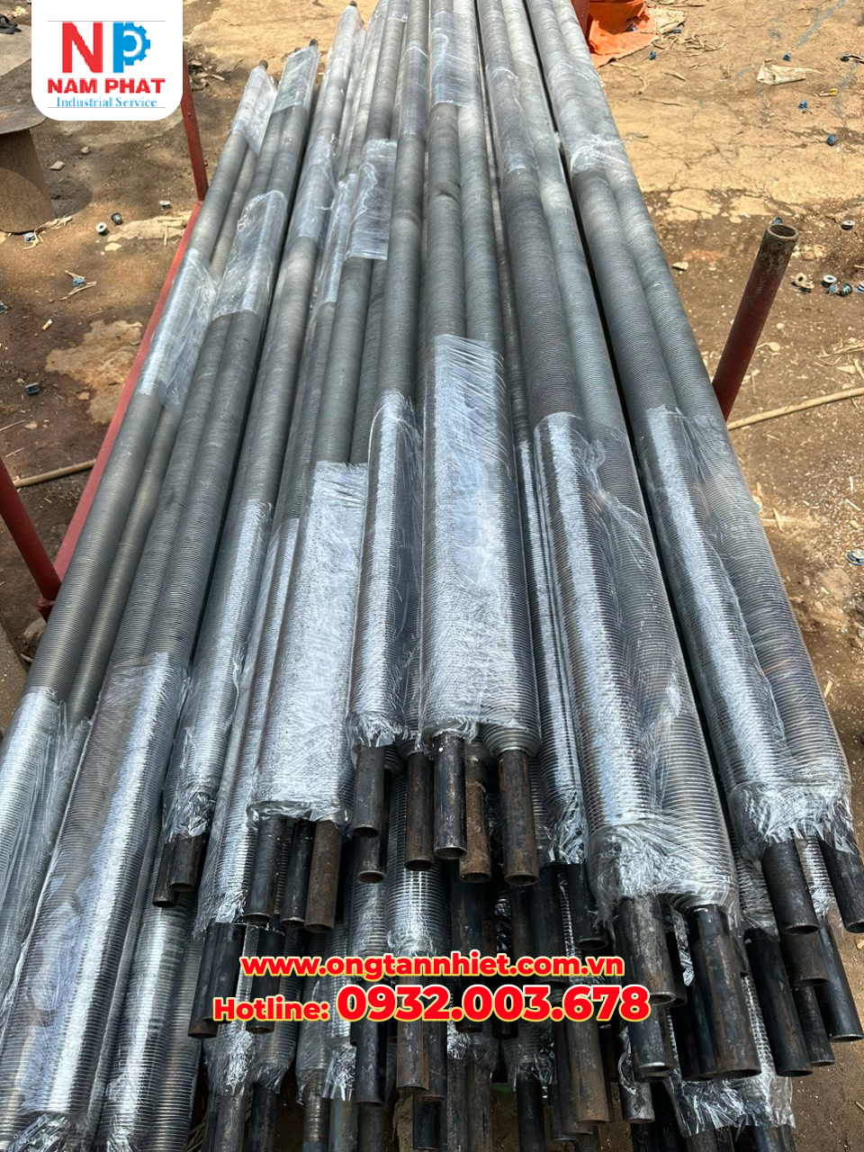 ong-tan-nhiet-canh-nhom-phi-21