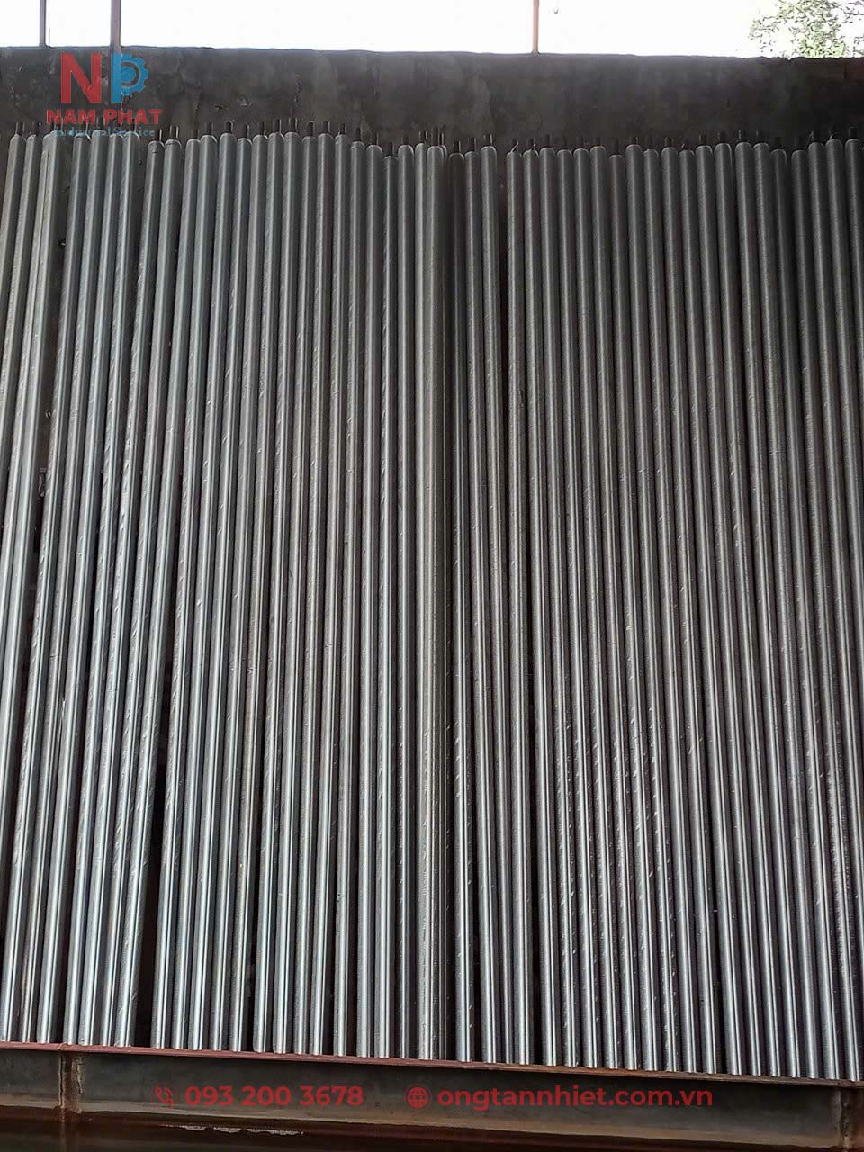 ong-tan-nhiet-canh-nhom-phi-34