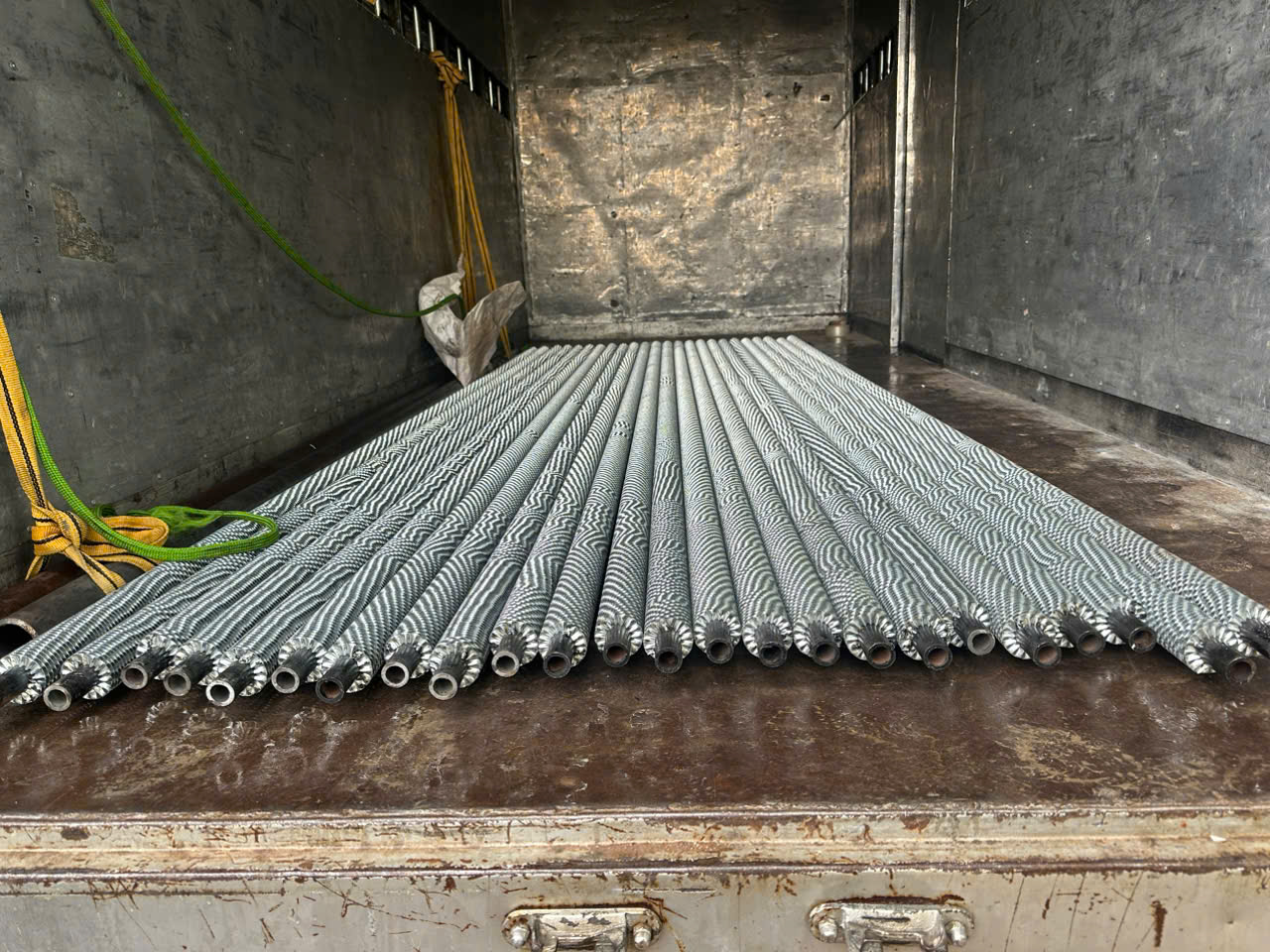 ong-tan-nhiet-phi-21-canh-inox